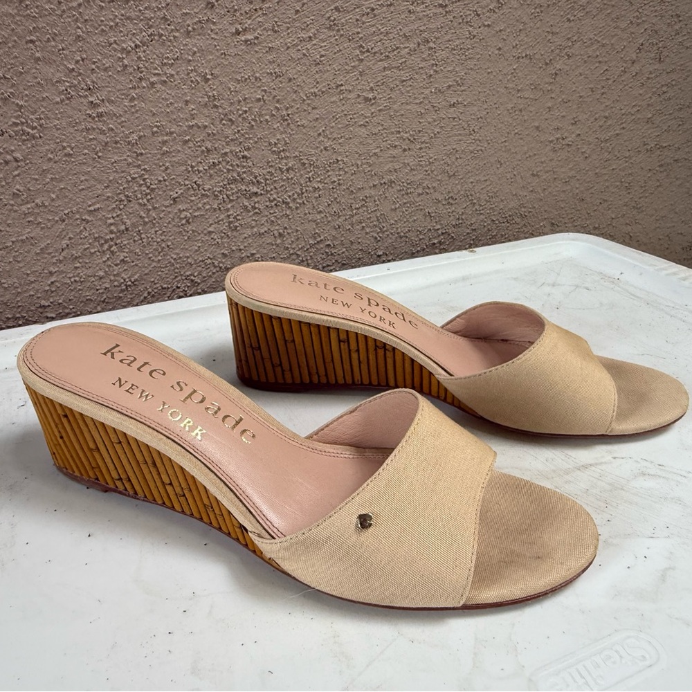 Kate Spade Meena Canvas Cream Bamboo Wedge Sandals size 8.